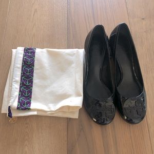 Tory Burch Black Logo Pumps